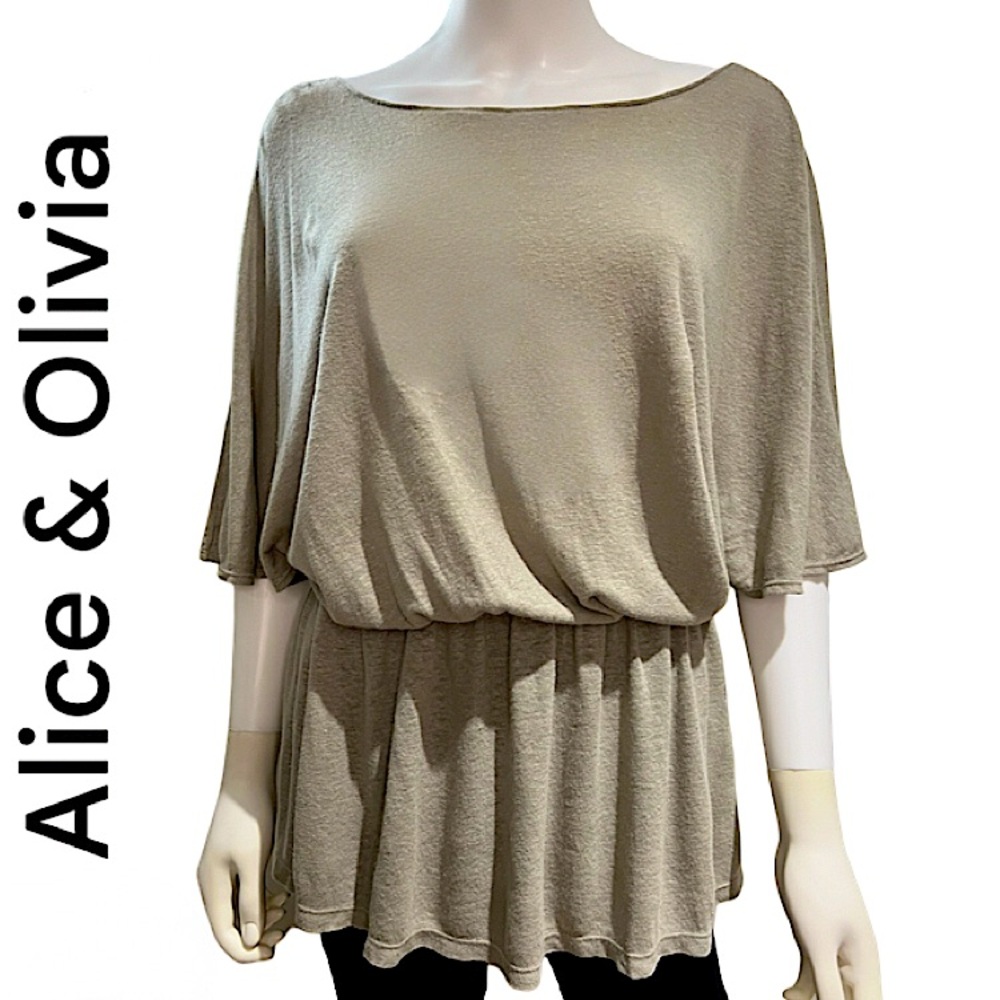 ALICE & OLIVIA.Beautiful short sleeve Linen/Rayon blend top.Grey.Peplum design.M